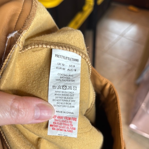 PrettyLittleThing Camel Faux Leather Split Hem Skinny Pants Size 8 - Picture 9 of 9